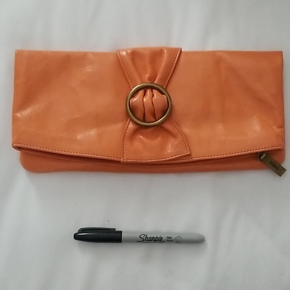 Coral HOBO Clutch